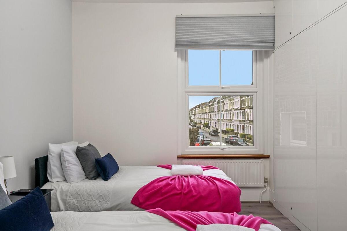 Stylish In Private Roof Terrace