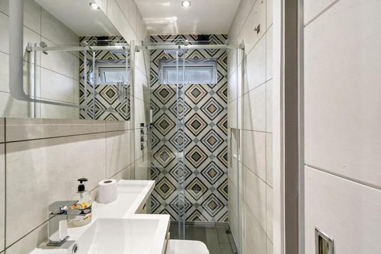 Stylish In Private Roof Terrace *