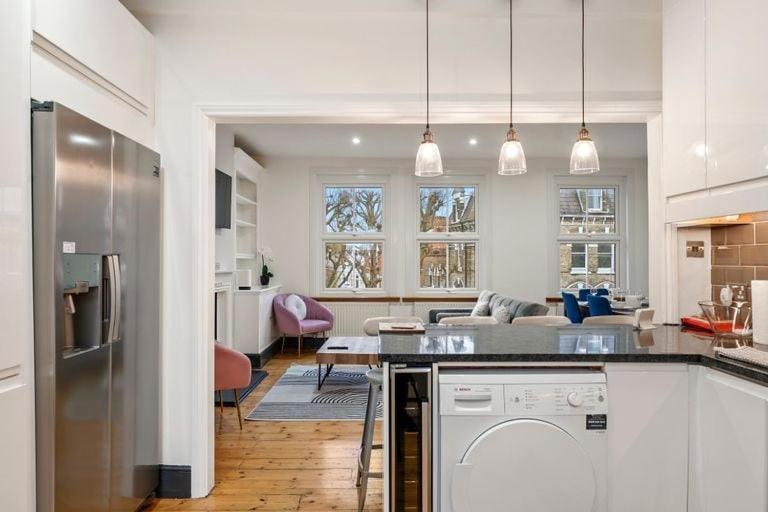 Stylish In Private Roof Terrace *